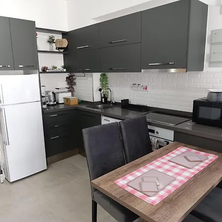 Deja Blue Apartments, North Cyprus Apartman Mammari